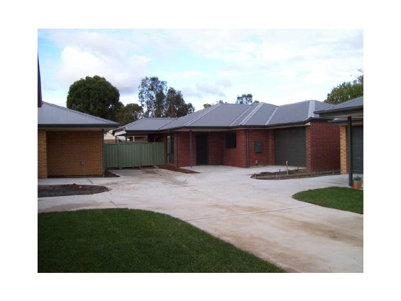 Unit 2 Shamrock Street, Alexandra VIC 3714