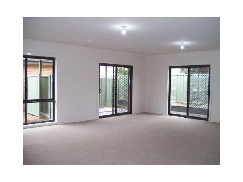 Unit 2 Shamrock Street, Alexandra VIC 3714
