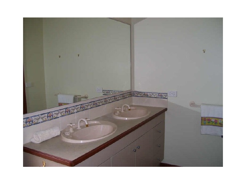 5 Oswald Drive, Alexandra VIC 3714