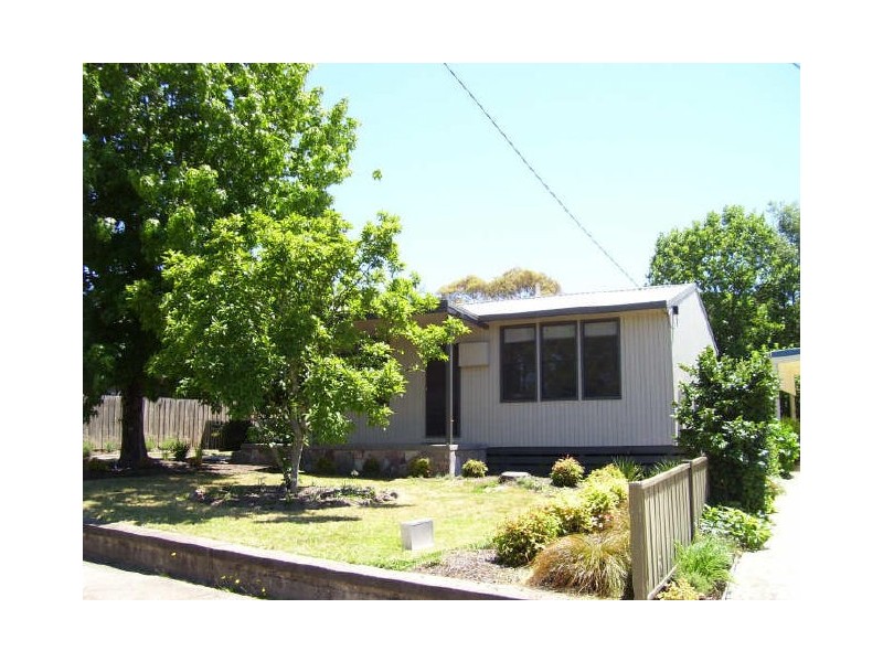 26 Tenth Street, Eildon VIC 3713