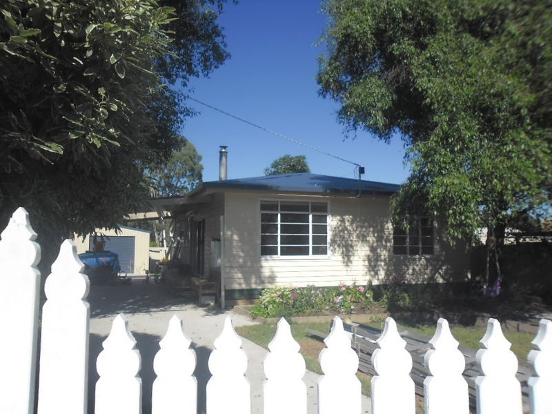 4 Hall Street, Alexandra VIC 3714