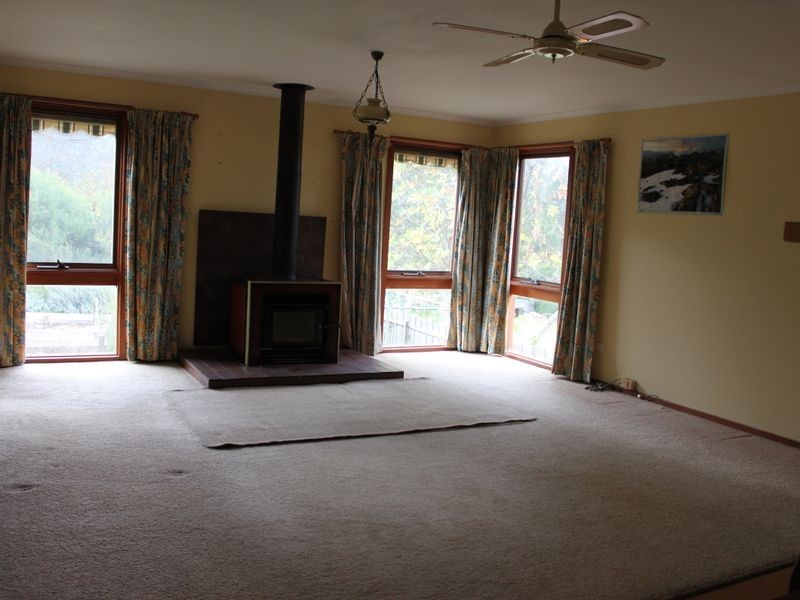 22 Hillside Avenue, Eildon VIC 3713