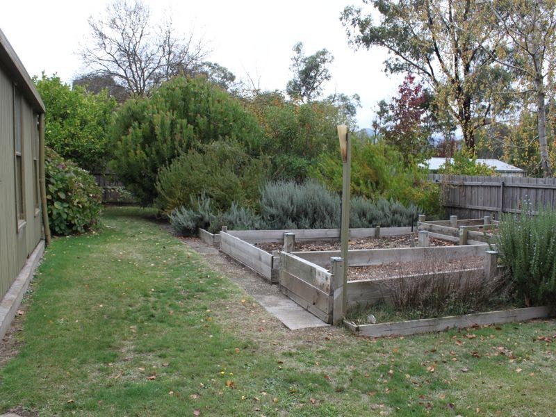 22 Hillside Avenue, Eildon VIC 3713