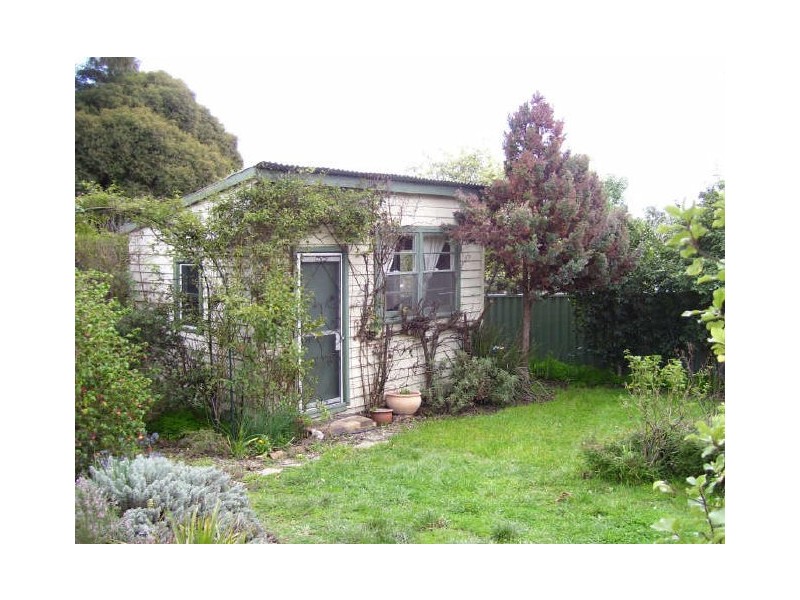 2 Myrtle Street, Alexandra VIC 3714