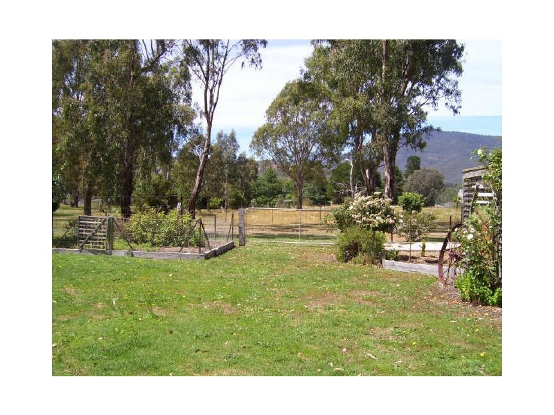 9 Shaw Avenue, Eildon VIC 3713