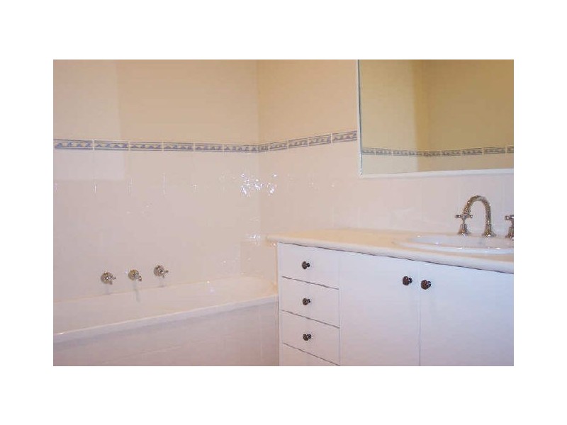 1/2 Thom Street, Alexandra VIC 3714