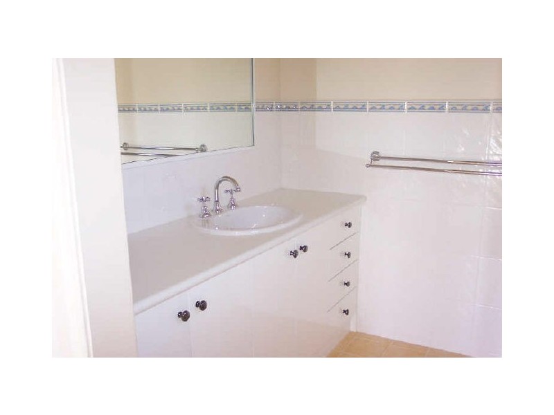 1/2 Thom Street, Alexandra VIC 3714