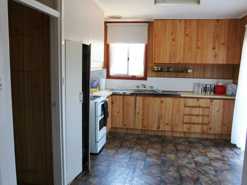 10 Centre Avenue, Eildon VIC 3713