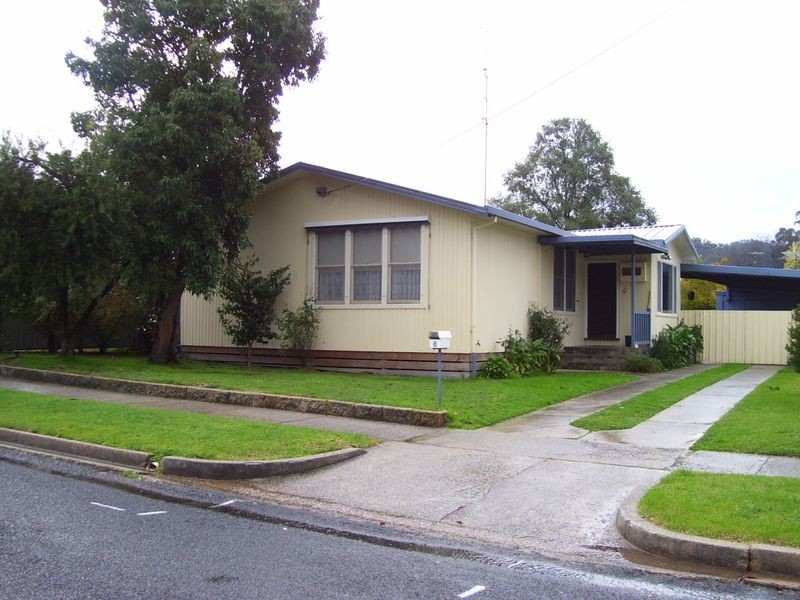 4 Tenth Street, Eildon VIC 3713