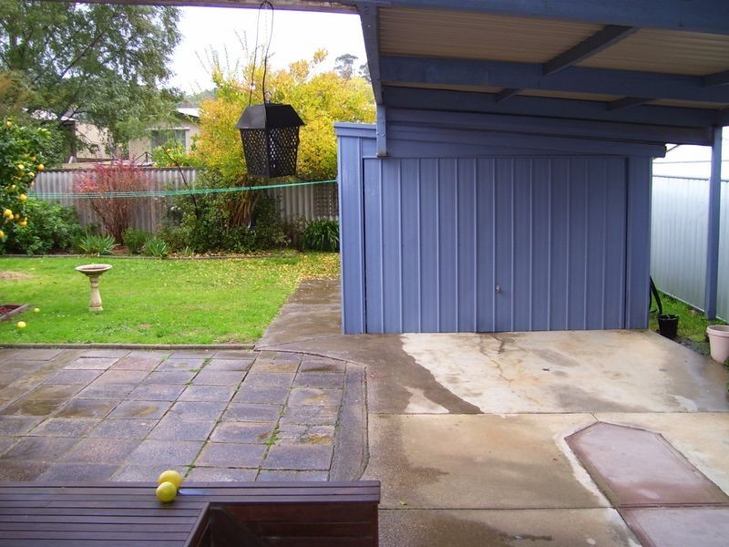 4 Tenth Street, Eildon VIC 3713