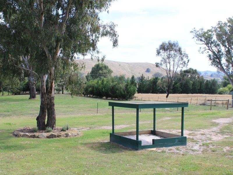 16 Jones Close, Alexandra VIC 3714