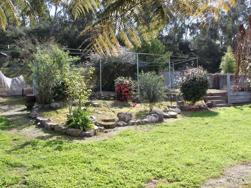 33 Fifth Street, Eildon VIC 3713