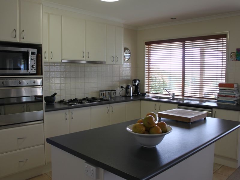 6 Dunn Court, Alexandra VIC 3714