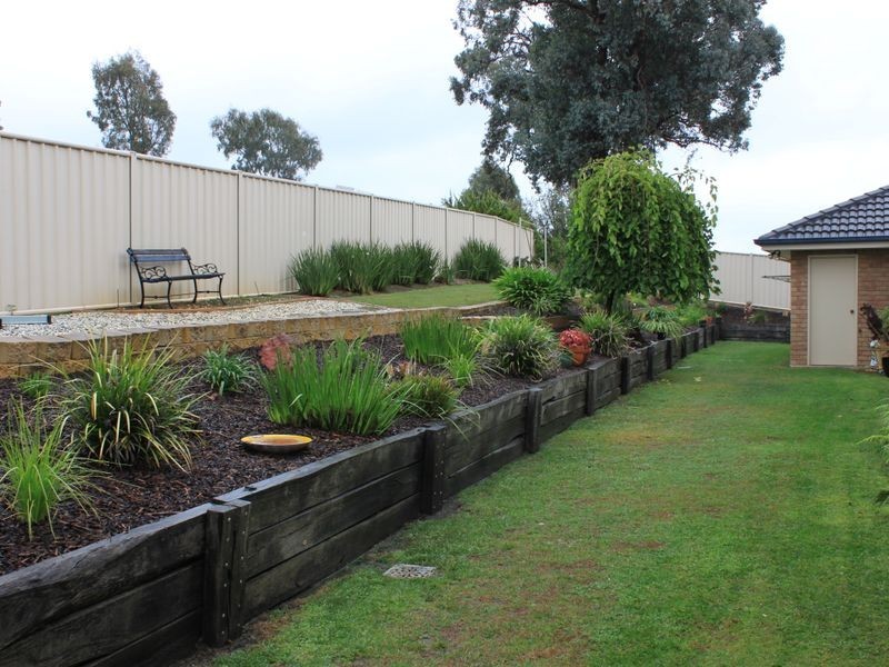 6 Dunn Court, Alexandra VIC 3714