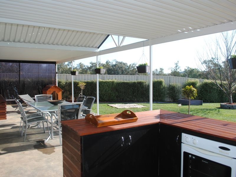 29 Oswald Drive, Alexandra VIC 3714