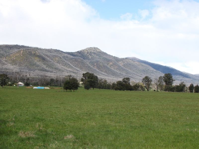 42 South Cathedral Lane, Buxton VIC 3711