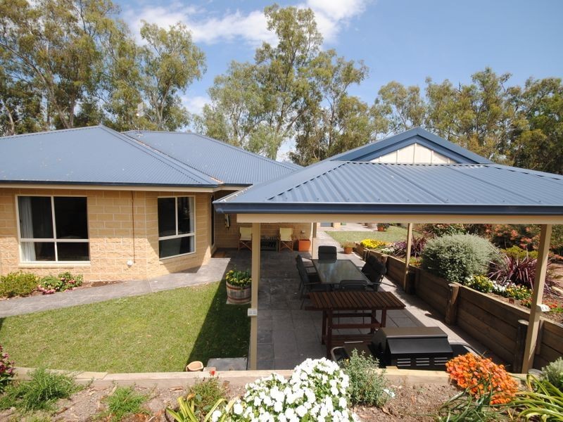 11 Halls Flat Road, Alexandra VIC 3714