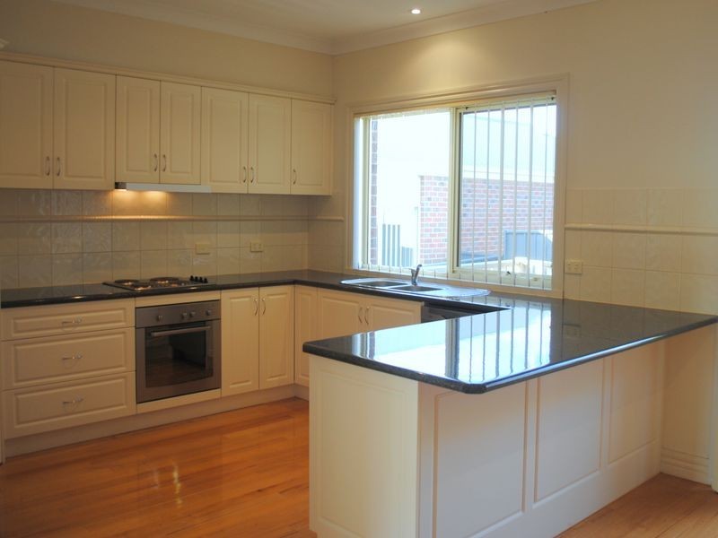 2/5 Myrtle Street, Alexandra VIC 3714