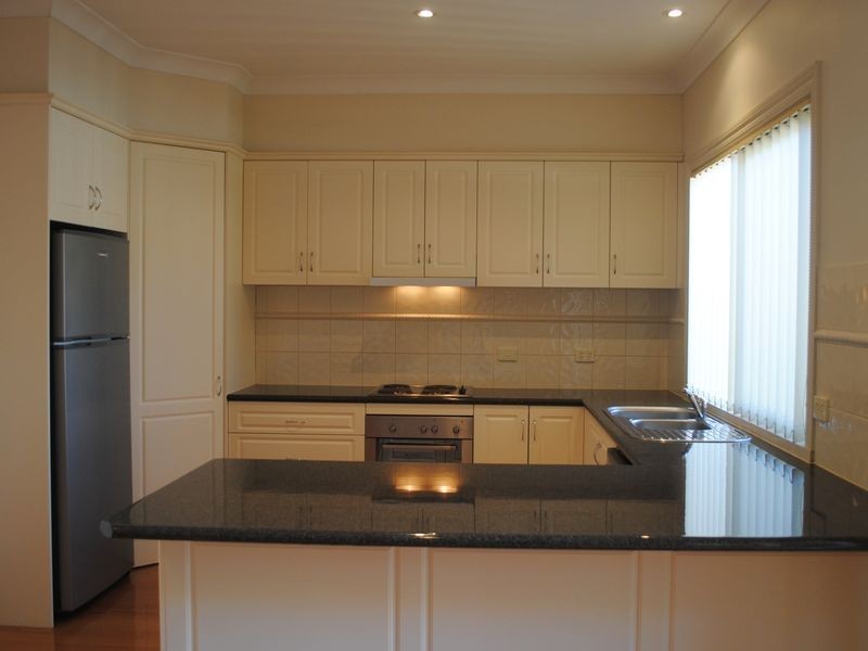 2/5 Myrtle Street, Alexandra VIC 3714