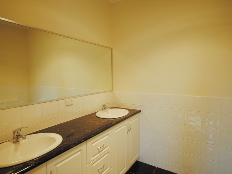 2/5 Myrtle Street, Alexandra VIC 3714
