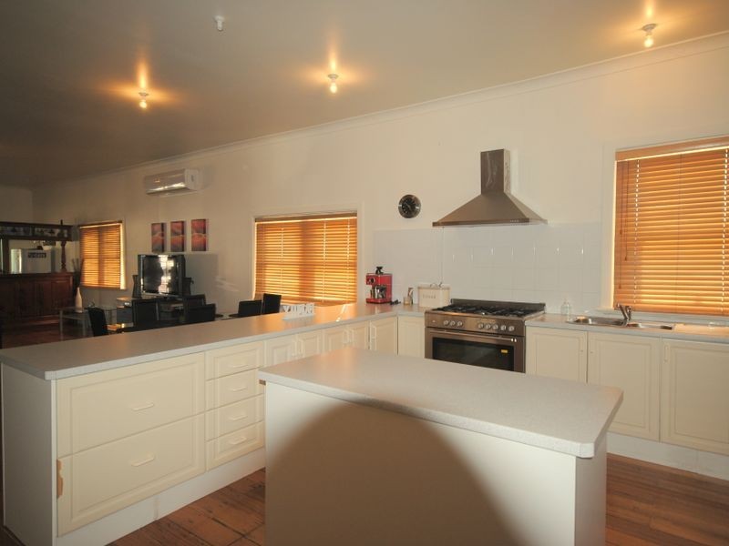 1B Park Avenue, Eildon VIC 3713