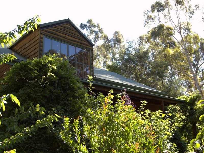 16 Aroona Drive, Buxton VIC 3711