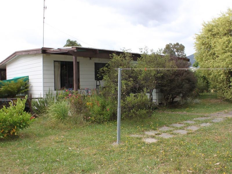 10 Savage Court, Eildon VIC 3713