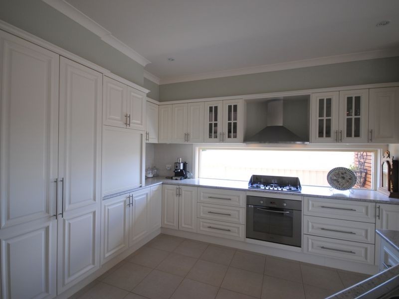 43 Myrtle Street, Alexandra VIC 3714