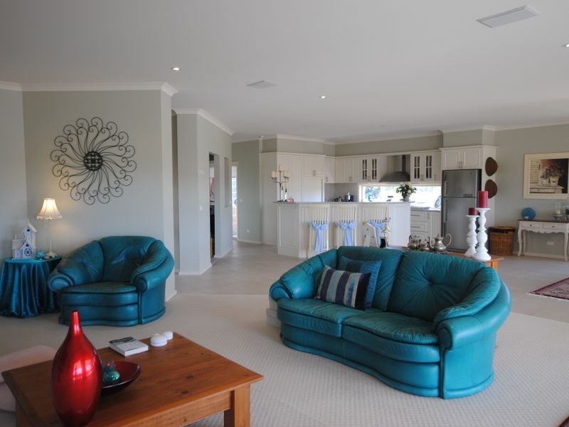 43 Myrtle Street, Alexandra VIC 3714