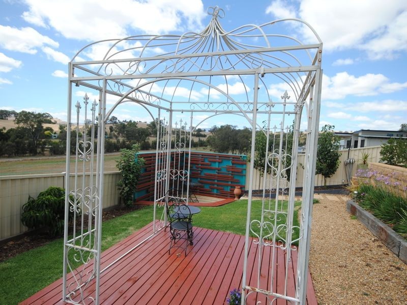 43 Myrtle Street, Alexandra VIC 3714