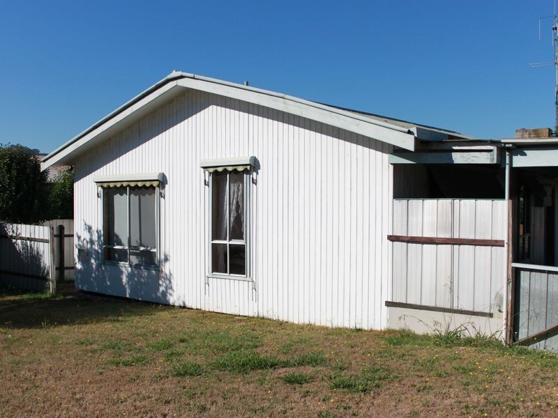 10 Centre Avenue, Eildon VIC 3713