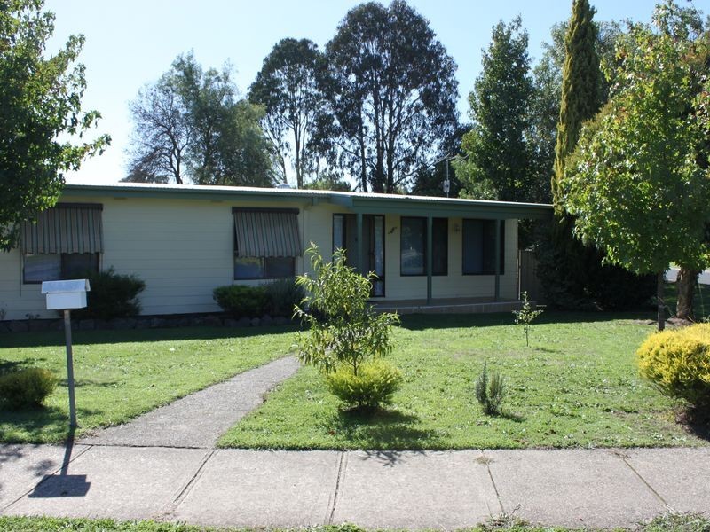 65 Bayley Street, Alexandra VIC 3714