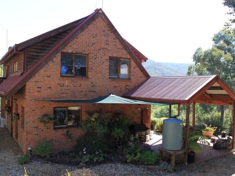 54 South Crescent, Eildon VIC 3713