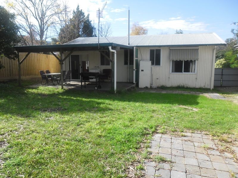 5 Fifth Street, Eildon VIC 3713