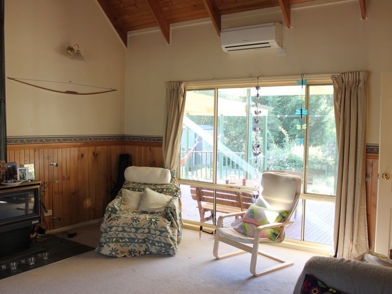 24 South Crescent, Eildon VIC 3713