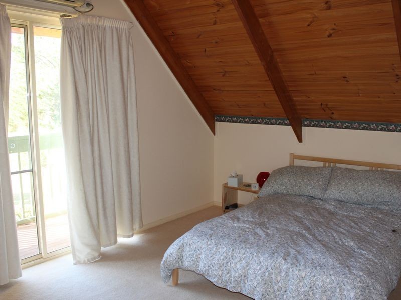 24 South Crescent, Eildon VIC 3713