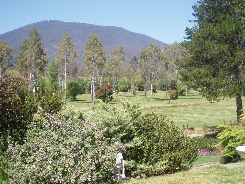 24 South Crescent, Eildon VIC 3713