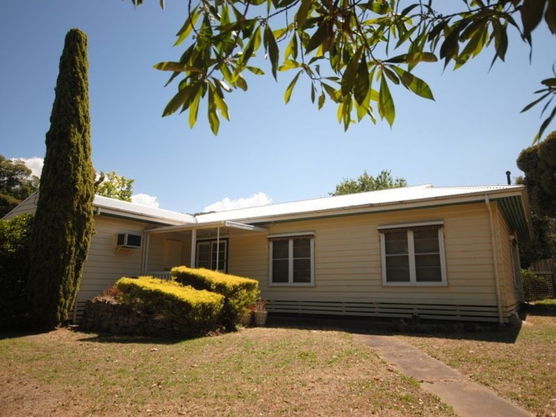 2 Sixth Street, Eildon VIC 3713