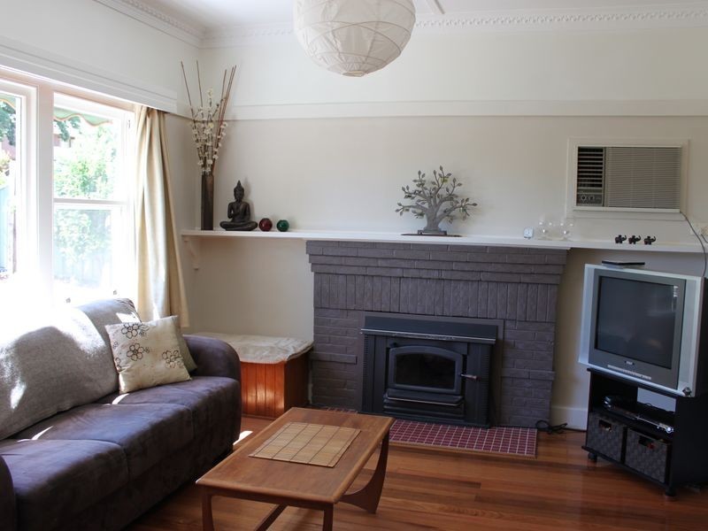 2 Myrtle Street, Alexandra VIC 3714