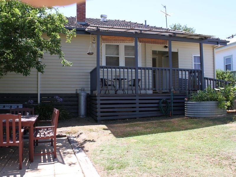 2 Myrtle Street, Alexandra VIC 3714