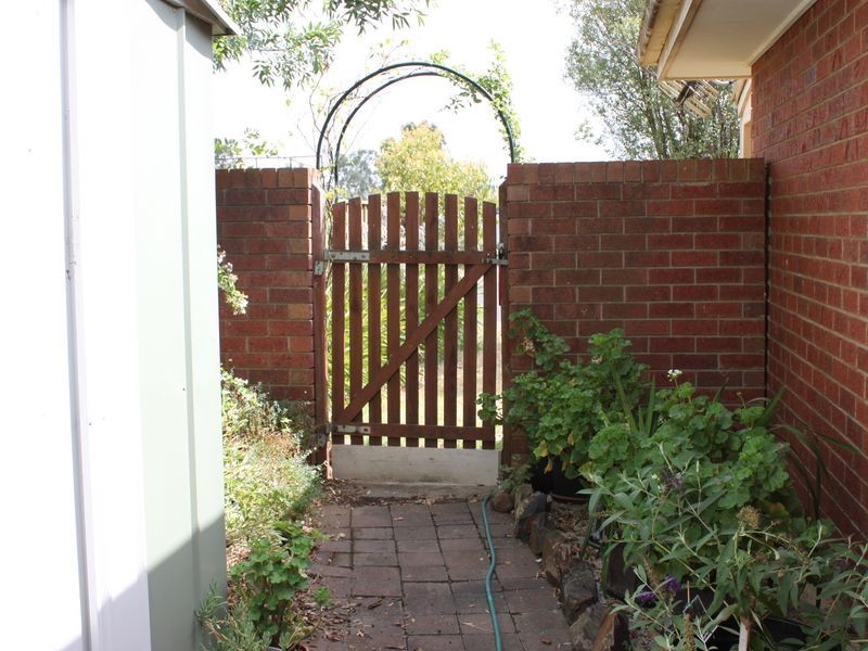 2 Oswald Drive, Alexandra VIC 3714