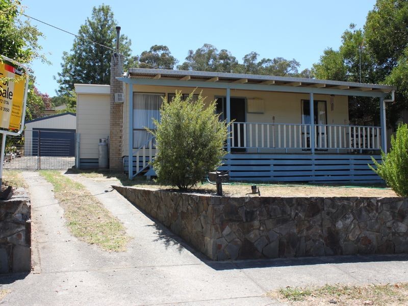 32 Ninth Street, Eildon VIC 3713