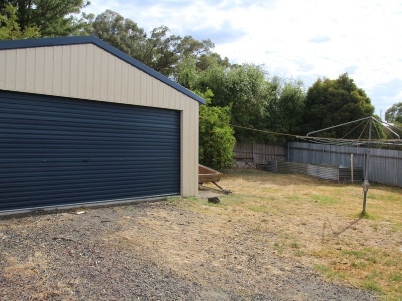 32 Ninth Street, Eildon VIC 3713