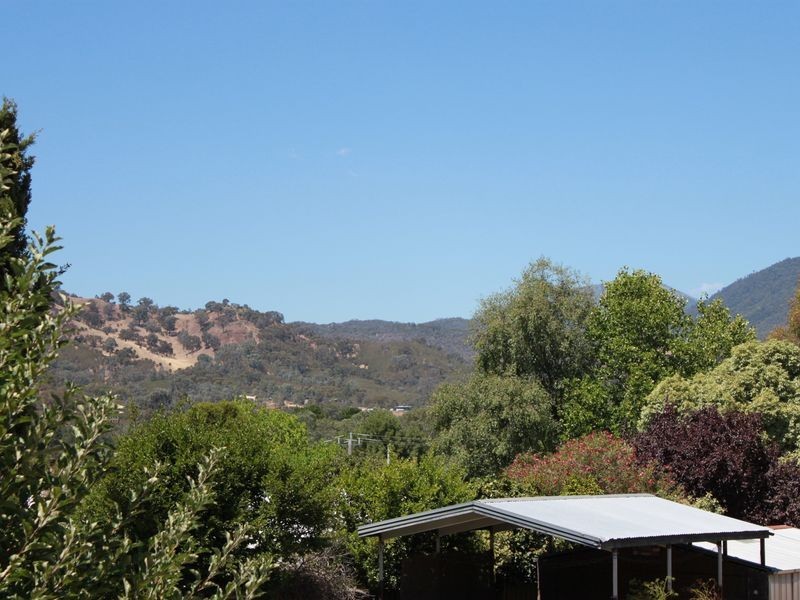 32 Ninth Street, Eildon VIC 3713