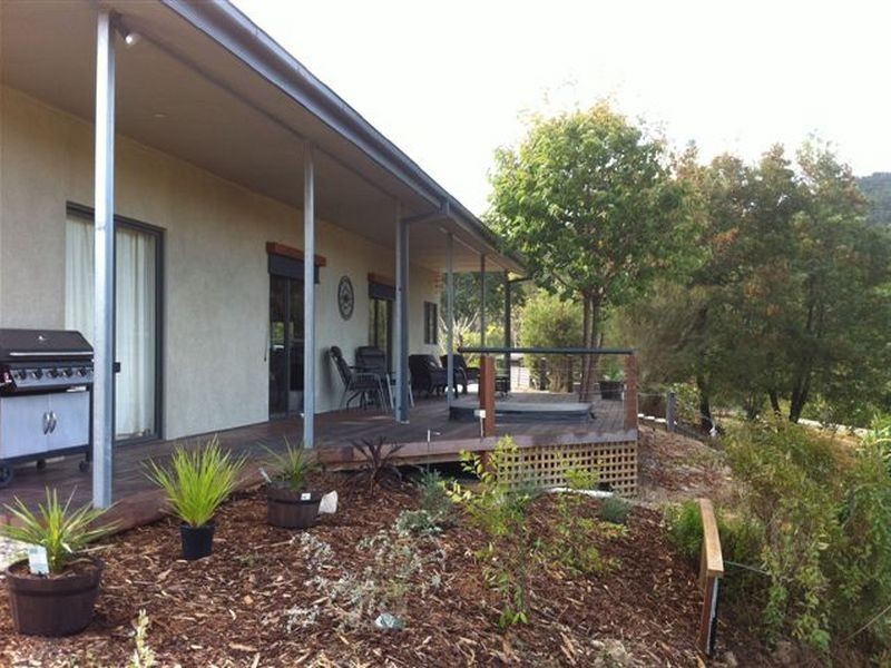 15 Alford Avenue, Eildon VIC 3713