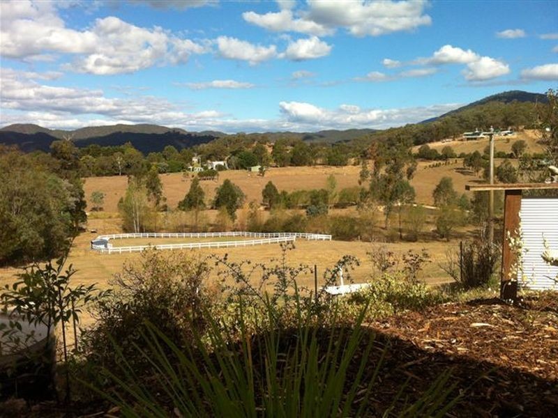 15 Alford Avenue, Eildon VIC 3713