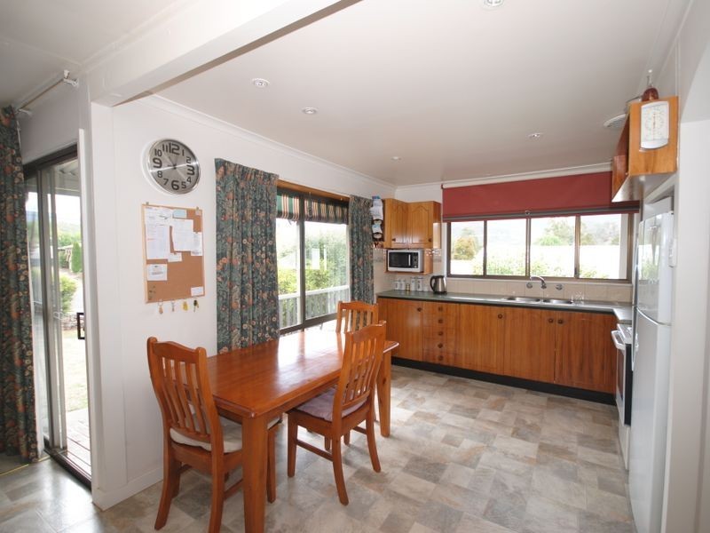 23 Eighth Street, Eildon VIC 3713