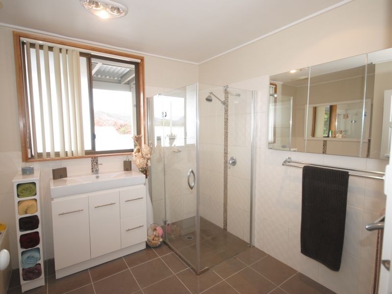 23 Eighth Street, Eildon VIC 3713
