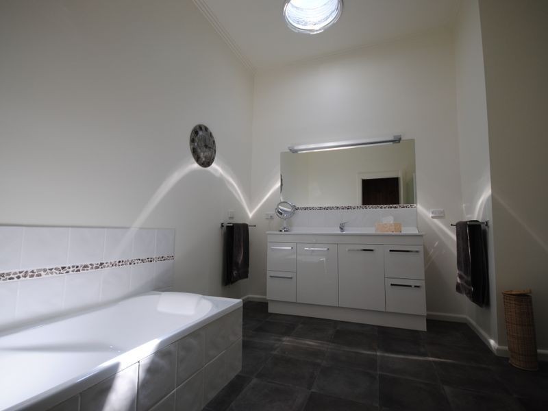 17 Endicott Road, Alexandra VIC 3714