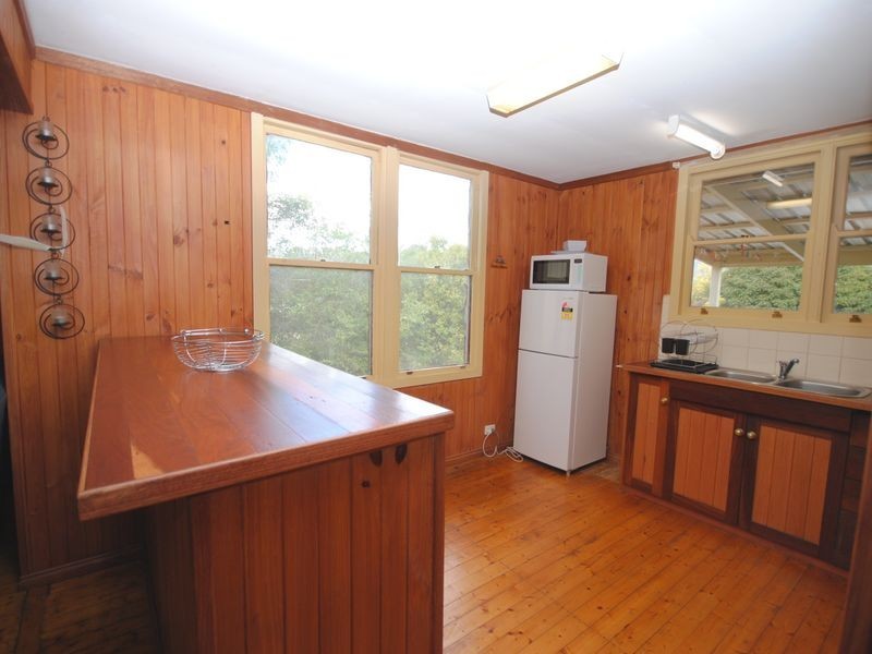 27 Centre Avenue, Eildon VIC 3713